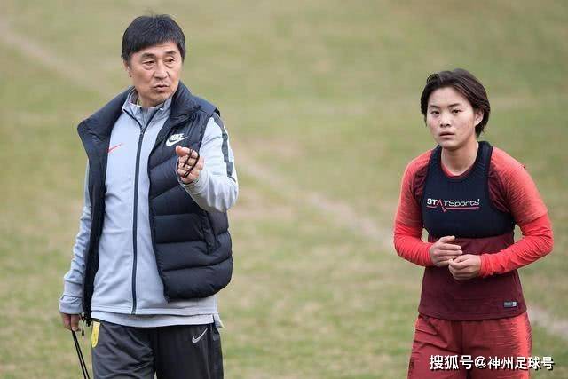 中国女篮连败24分，宫鲁鸣三大失策责任重大